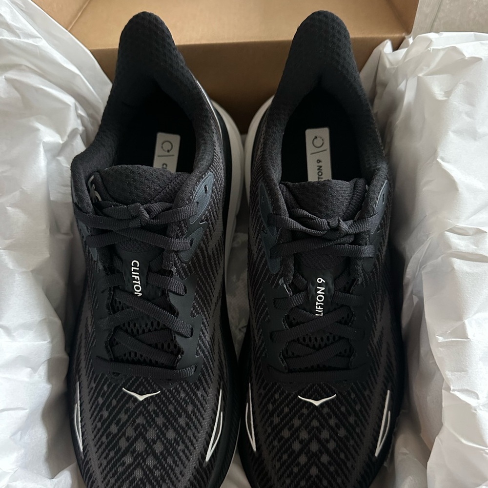 HOKA Clifton 9 Shoes NIB